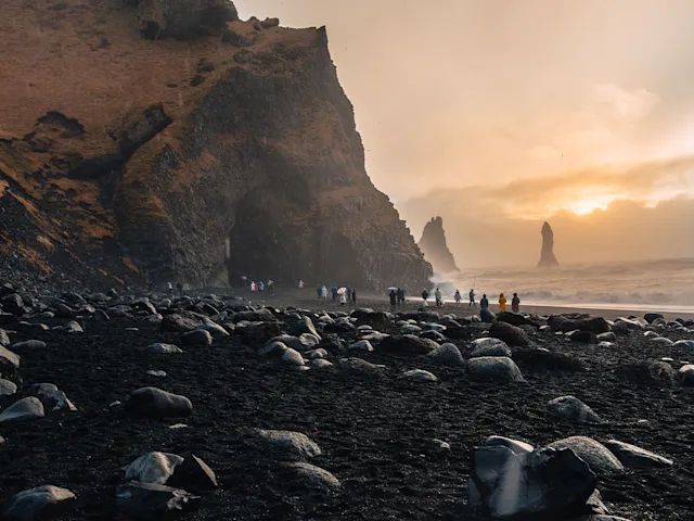 reynisfjara-black-sand-beach-iceland-swiper-hero-gallery