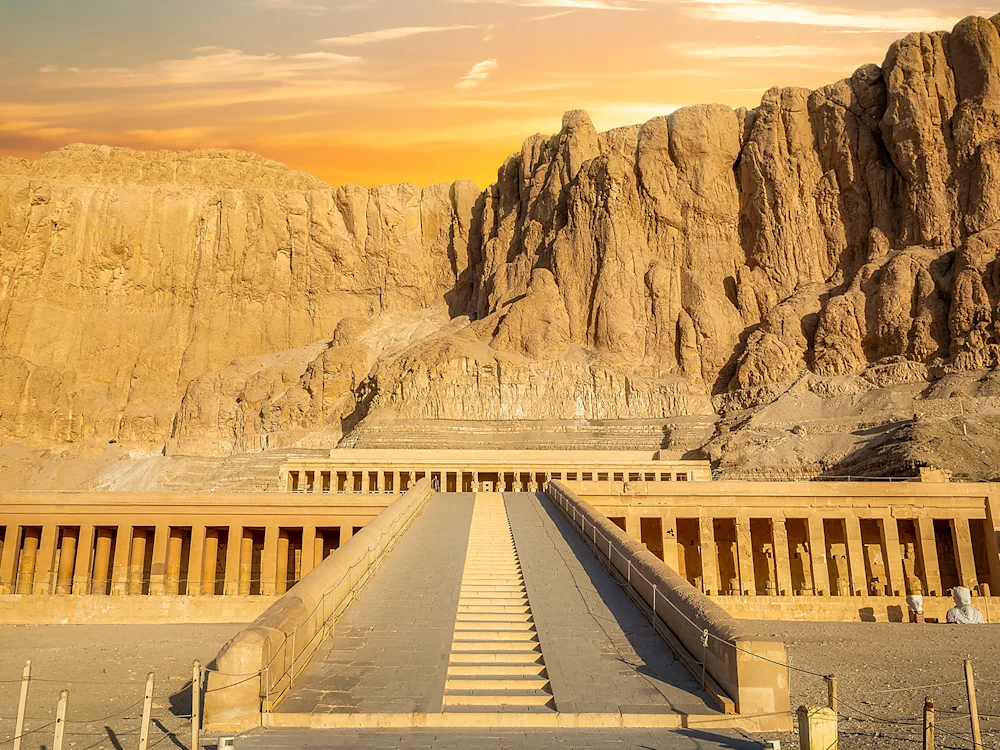 temple-of-queen-hatshepsut-luxor-egypt-swiper-hero-gallery