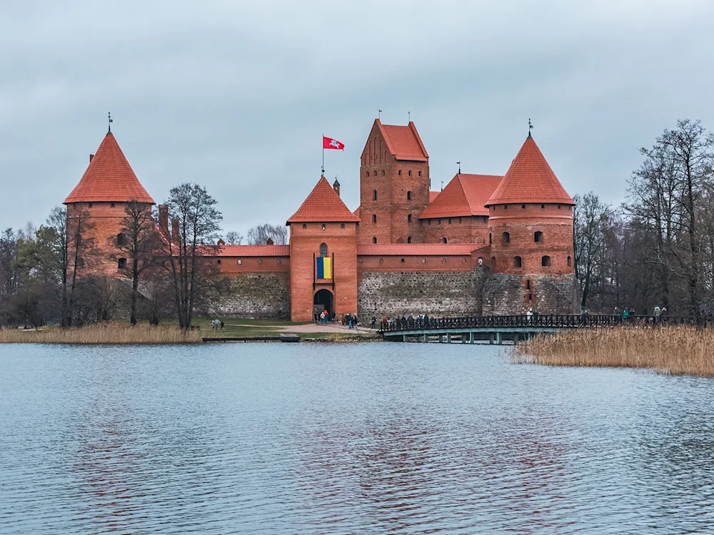 trakai-island-castle-lithuania-winter-swiper-hero-gallery