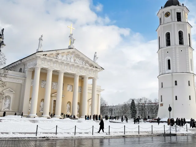 vilnius-carhedral-lithuania-winter-swiper-hero-gallery
