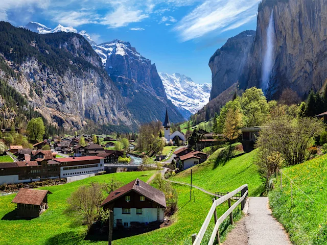 Lauterburunnen-Swiss-Alps-swiper-hero-gallery