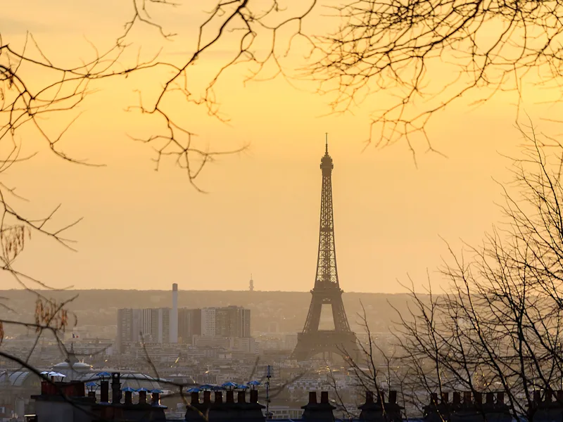 paris-eiffel-tower-in-winter-from-montparnasse