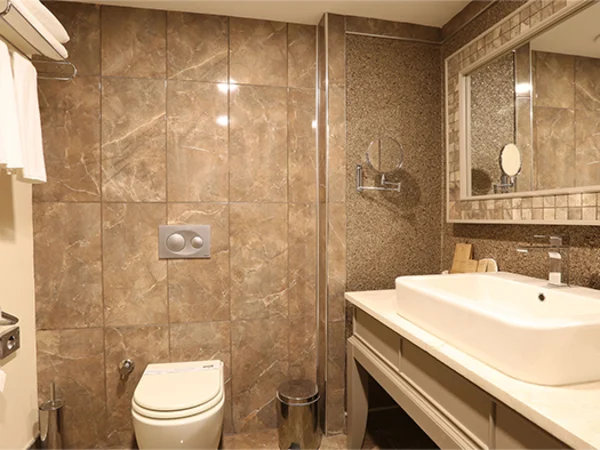 Suhan-Seaport360-Hotel-Spa-Kusadasi-bathroom