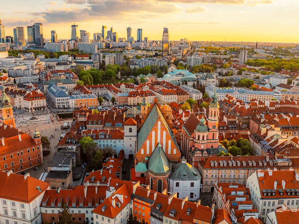 warsaw-poland-old-city-centre-skyscrapers-aerial-swiper-hero-gallery