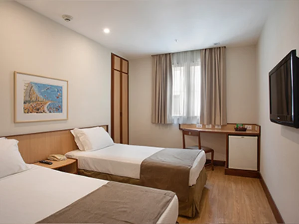 windsor-plaza-copacabana-hotel-room
