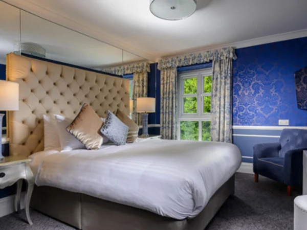 dromhall-hotel-room