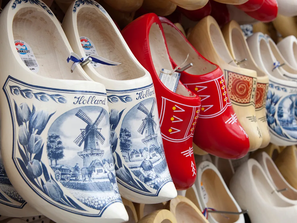 traditional-cloggs-netherlands-swiper-hero-gallery