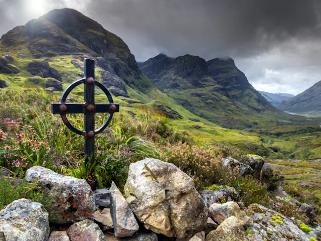 Glen-Coe-scotland-cross-swiper-hero-gallery