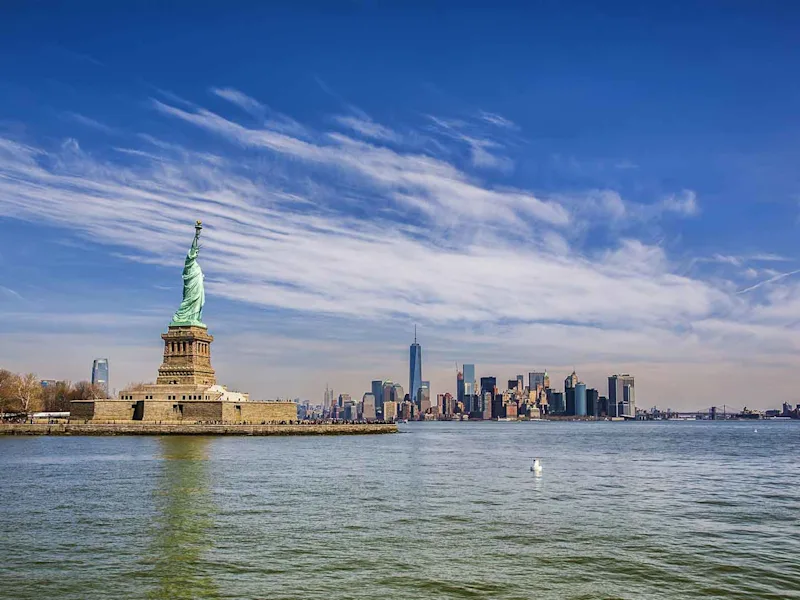 day2-skyline-statue-liberty-eastern-usa-canada-incl-new-york