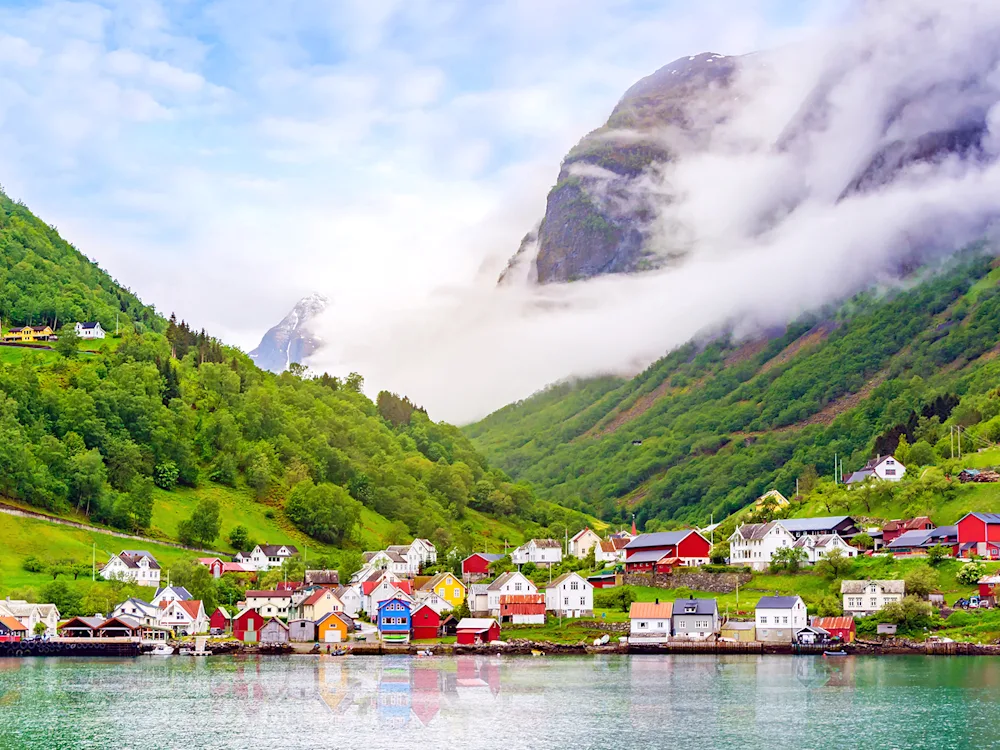 Gudvangen-village-Norway-swiper-hero-gallery