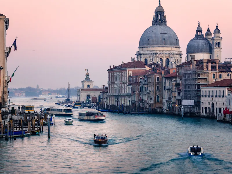 venice-italy-winter-chanel