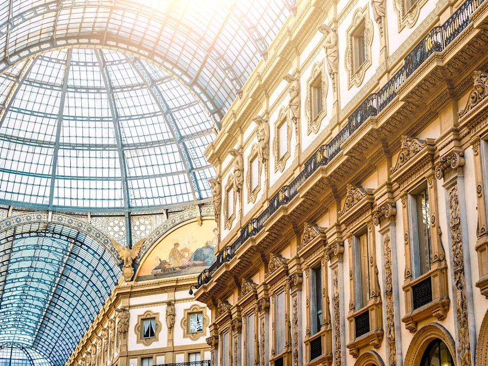 galleria-vittorio-emanuele-dome-milan-italy-swiper-hero-gallery