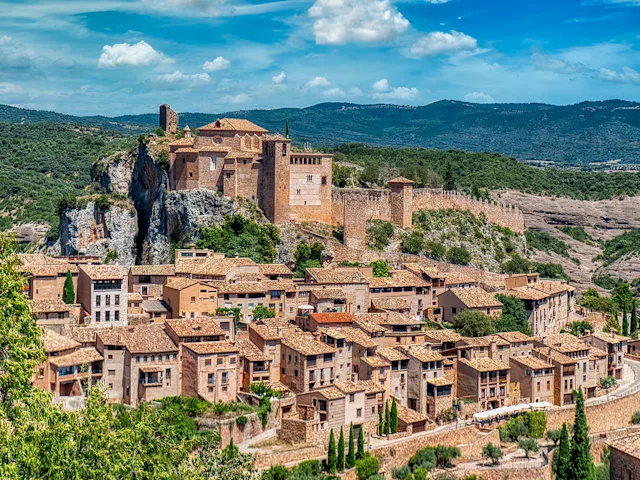 alquezar-hilltop-town-aragon-spain-swiper-hero-image