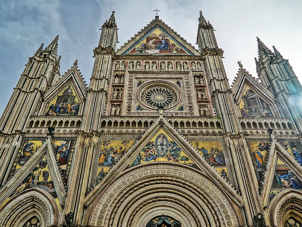 orvieto-cathedral-italy-front-facade-swiper-hero-gallery