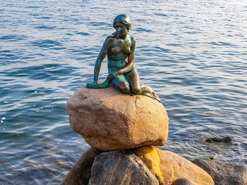 copenhagen-little-mermaid-statue-denmark