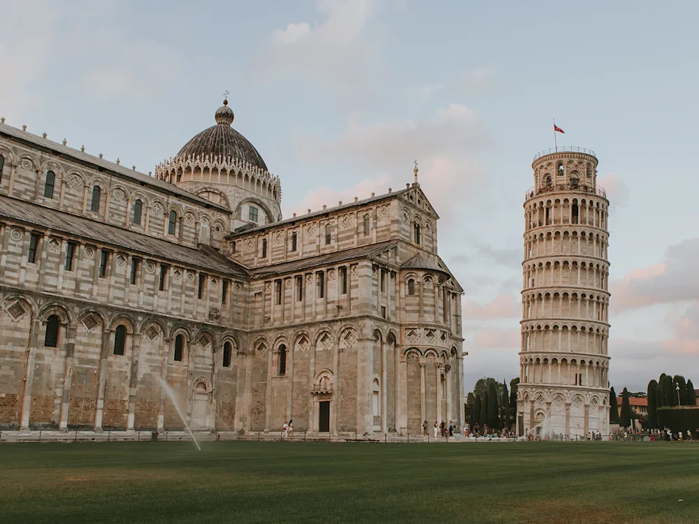 Leaning-Tower-of-Pisa-Italy-swiper-hero-gallery