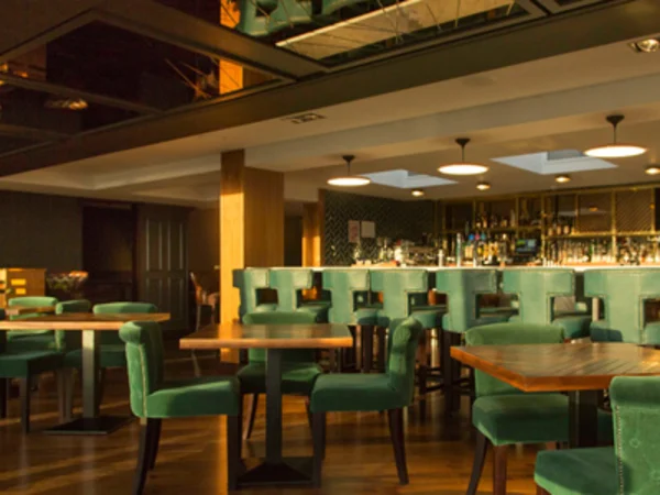 doubletree-hilton-edinburgh-queensferry-crossing-bar