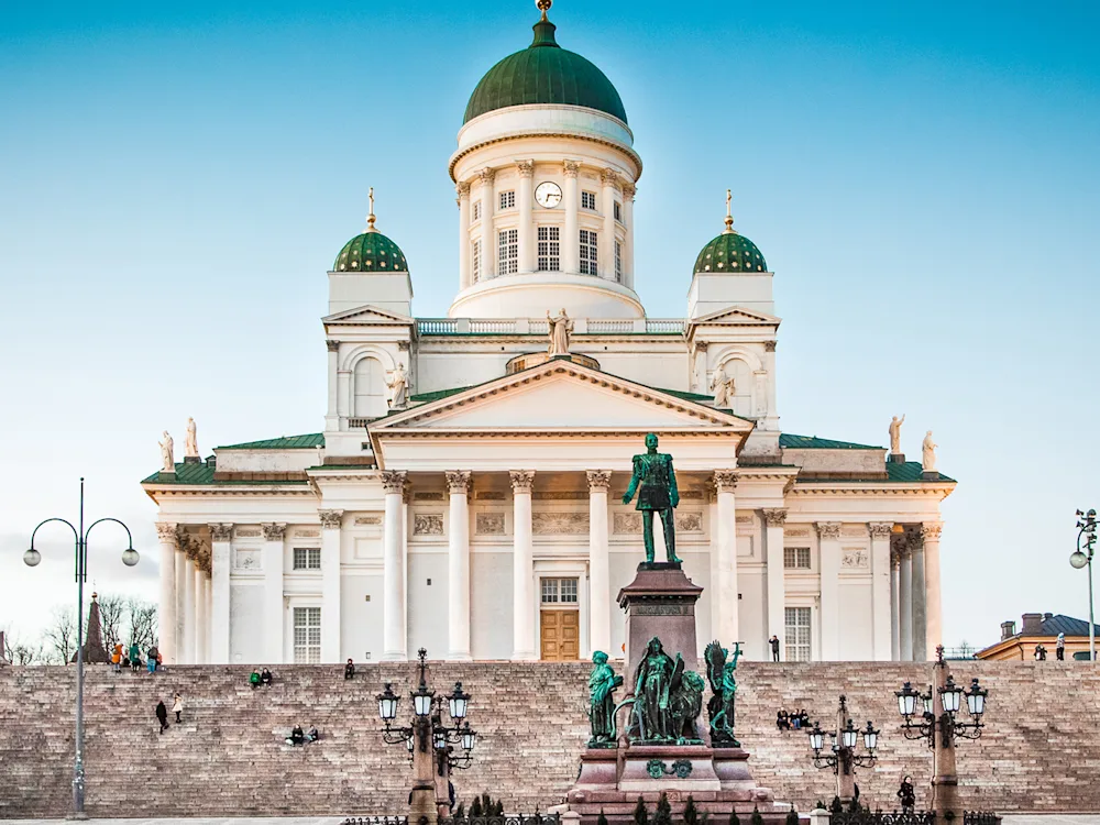 Helsinki-cathedral-finland-square-swiper-hero-gallery