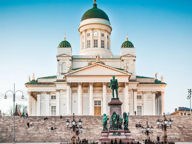Helsinki-cathedral-finland-square-swiper-hero-gallery