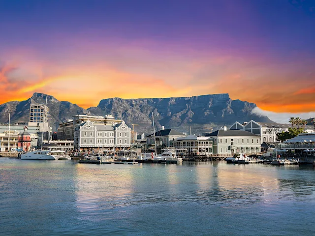 cape-town-waterfron-table-mountain-south-africa-swiper-hero-gallery