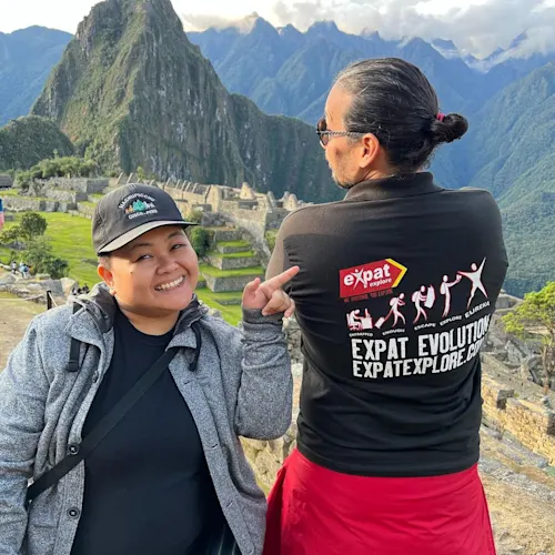 expat-explore-machu-picchu-peru-expat-explore-south-america-guided-_zemaexpatleader