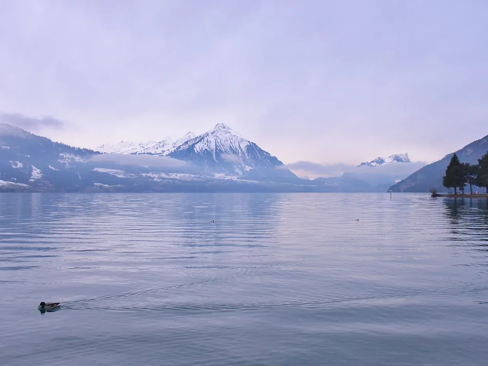 interlaken-switzerland-thun-lake-winter-swiper-hero-gallery