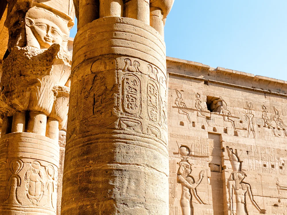 philae-temple-details-aswan-egypt-swiper-hero-gallery