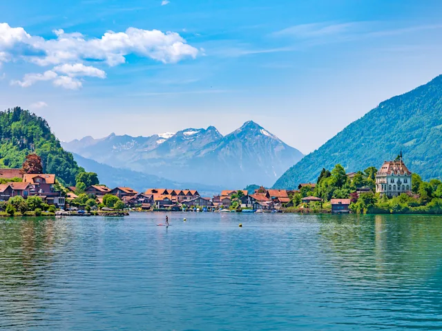 Brienz-Lake-swiss-alps-swiper-hero-gallery