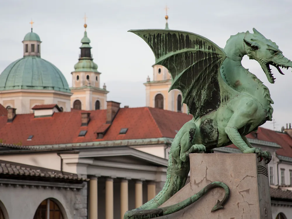 ljubljana-slovenia-dragon-bridge-swiper-hero-gallery