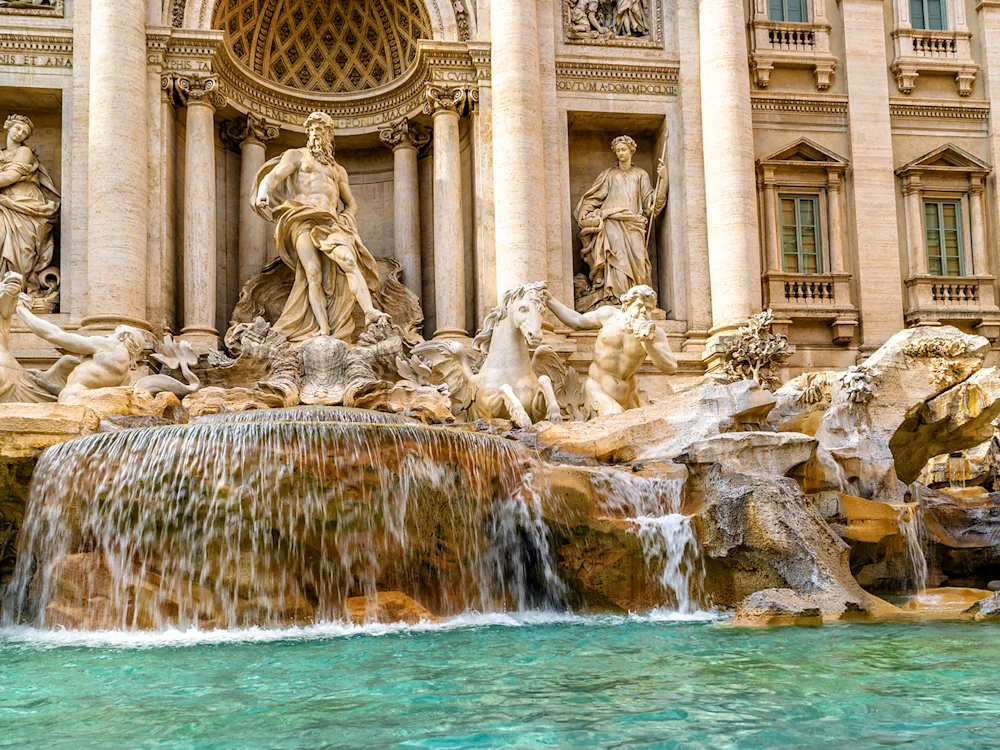Rome-trevi-fountain-swiper-hero-gallery