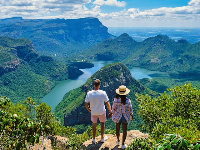 couple-three-rondavels-view-south-africa-swiper-hero-gallery