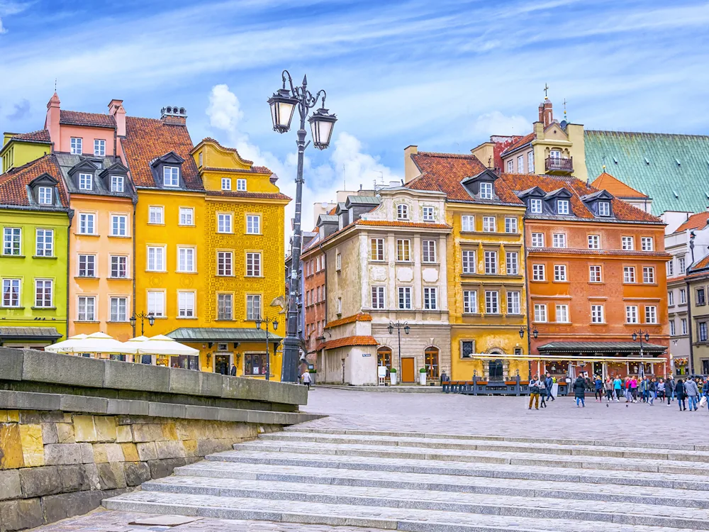 Warsaw-poland-houses-swiper-hero-gallery