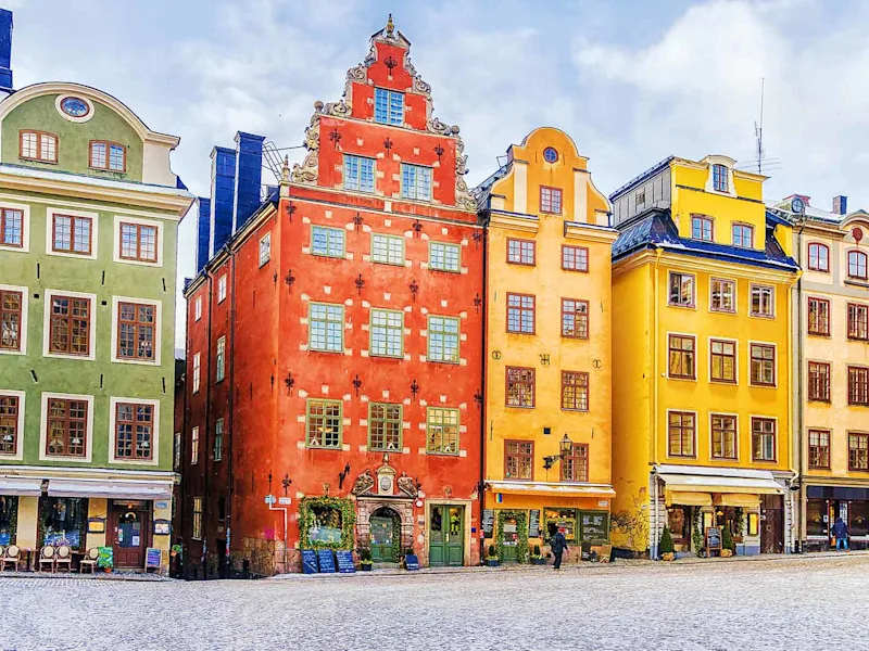 centre-of-town-colorful-buildings-stockholm
