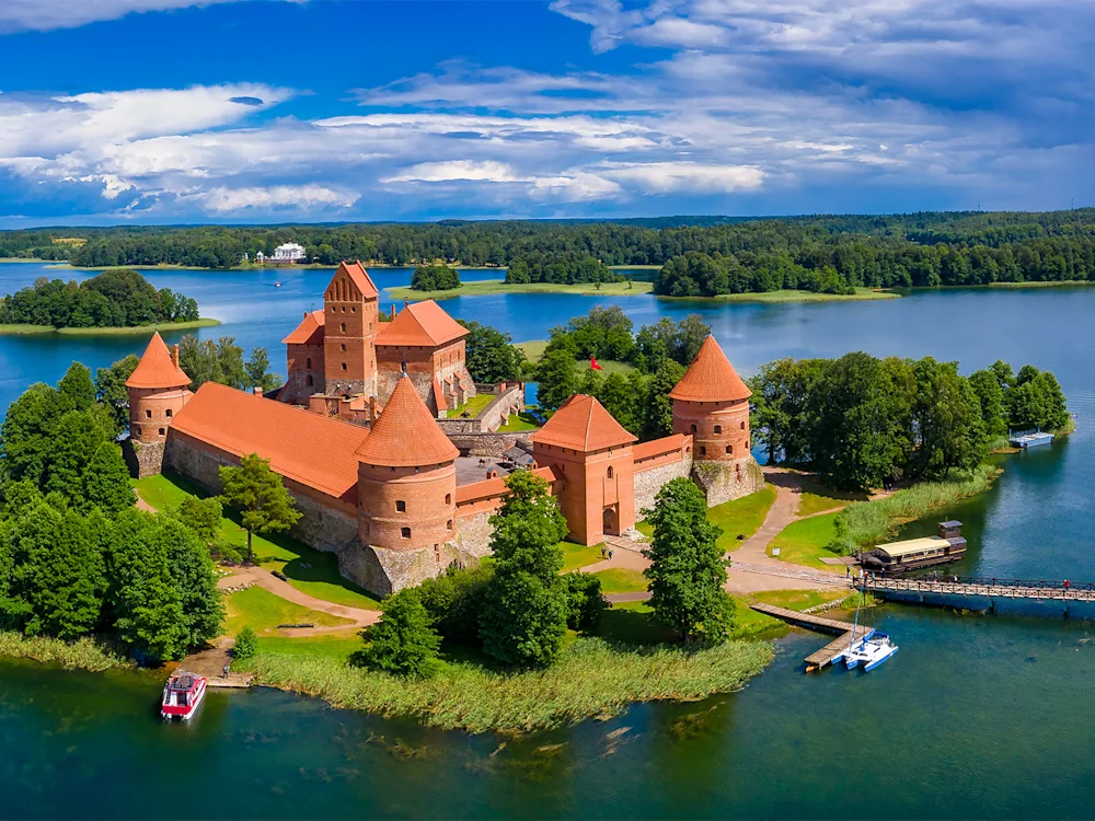 Trakai-Island-Castle-Lithuania-swiper-hero-gallery