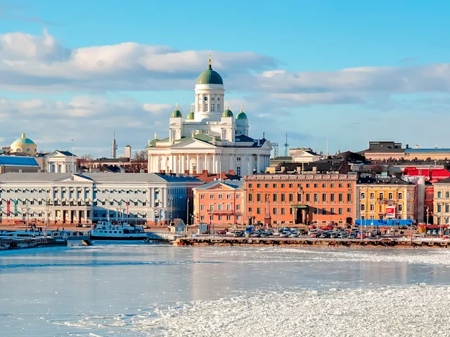 helsinki-finland-cathedral-cityscape-winter-swiper-hero-gallery