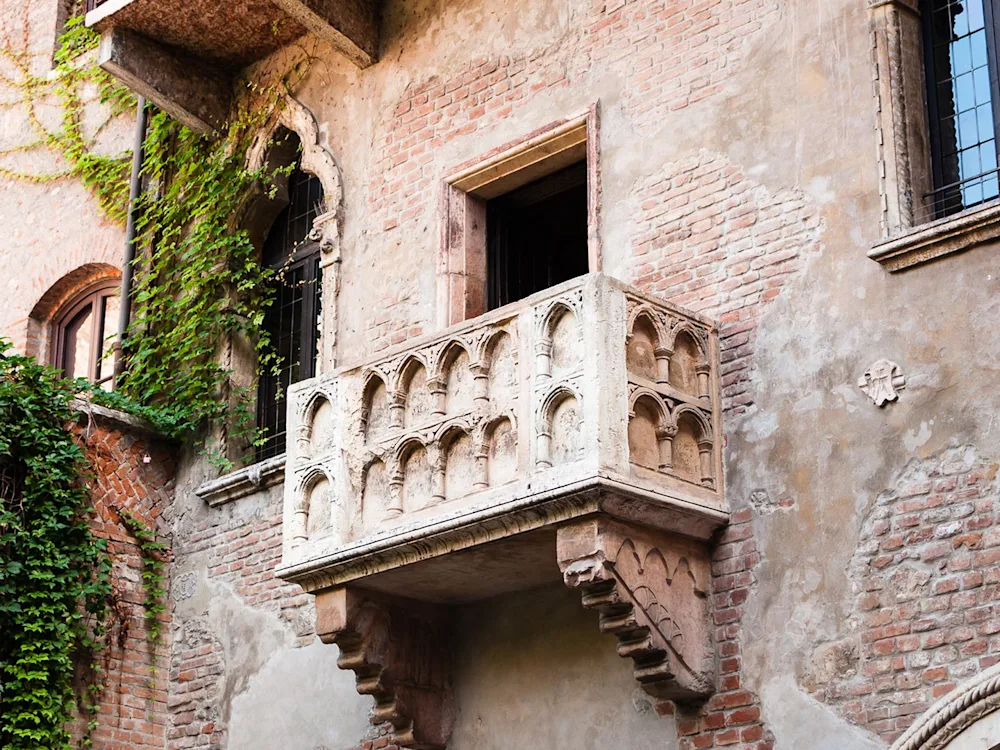 Juliet s-balcony-in-Verona