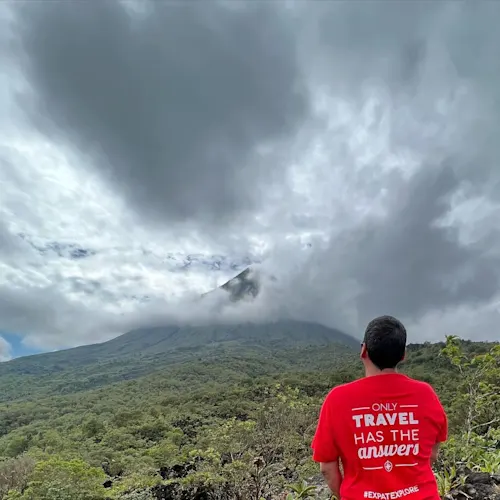 costa-rica-volcano-forest-guided-tour-expat-explore-_zemaexpatleader