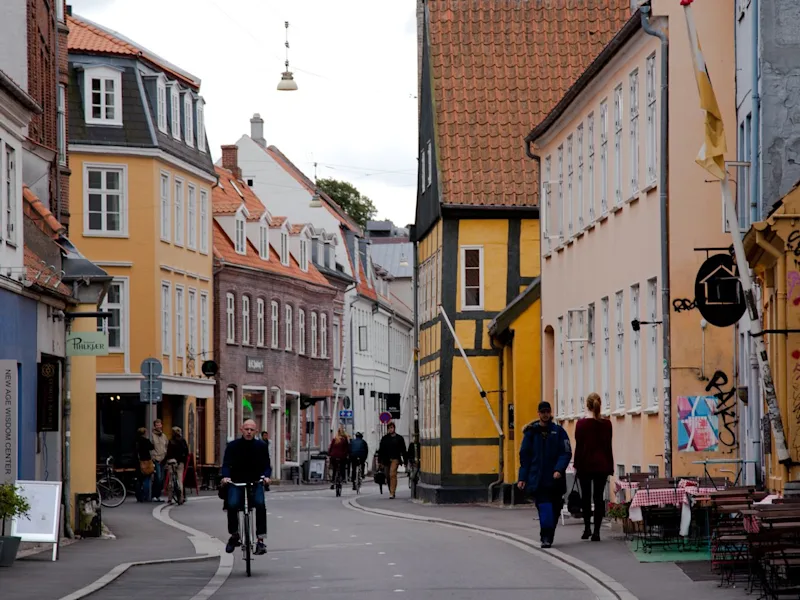 Aarhus-street-in-denmark-in-winter
