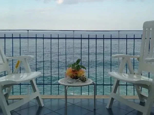 Taormina-Hotel-Kennedy-balcony-view
