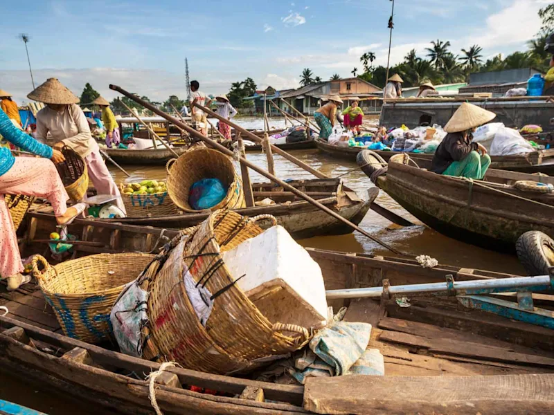 Mekong-Delta-cai-rang-floating-market-boats-vietnam