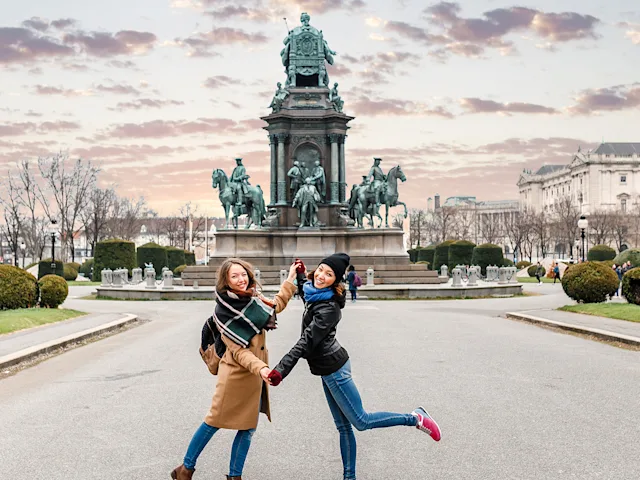 Vienna-swiper-hero-gallery