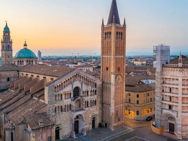 cathedral-parma-italy-swiper-hero-gallery