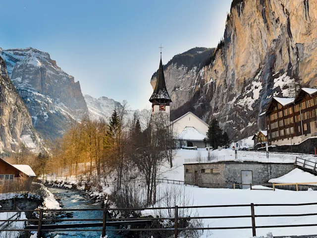 lauterbrunnen-jungfrau-region-winter-swiper-hero-gallery