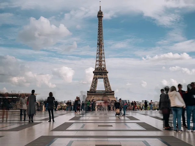 Paris-France-eiffel-tower-swiper-hero-gallery