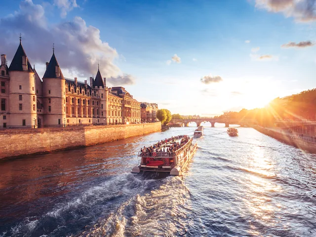 Paris-France-Seine-River-Cruise
