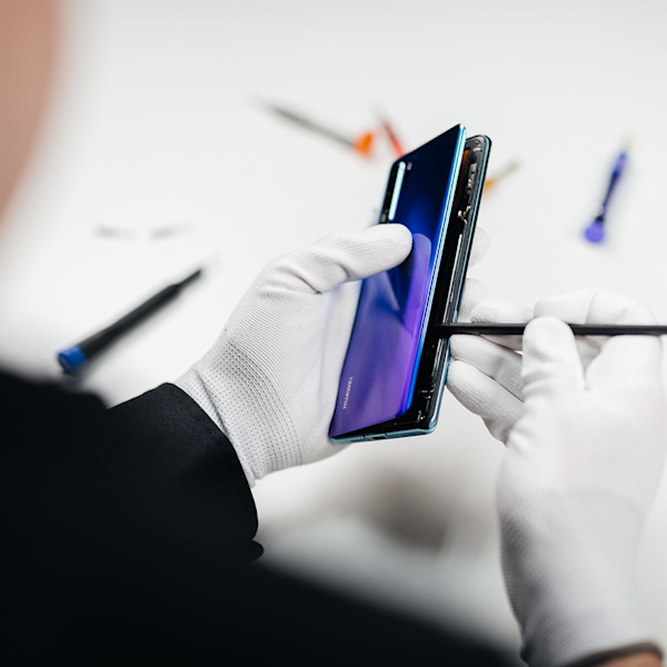 Puhelimen korjaaminen