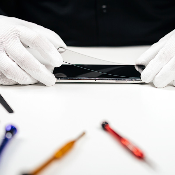 Panssarilasin asennus