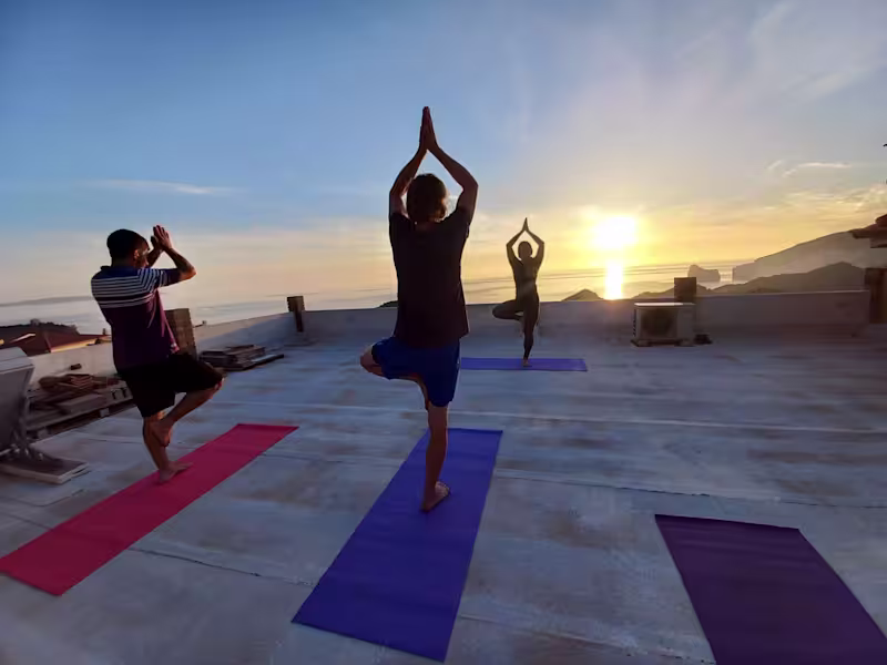 yoga e arrampicata in Sardegna. Climbing and yoga in Sardinia