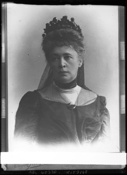 'Madame Berthe Suttner [portrait] : [photographie de presse] / [Agence Rol]', French National Library and The European Library, public domain