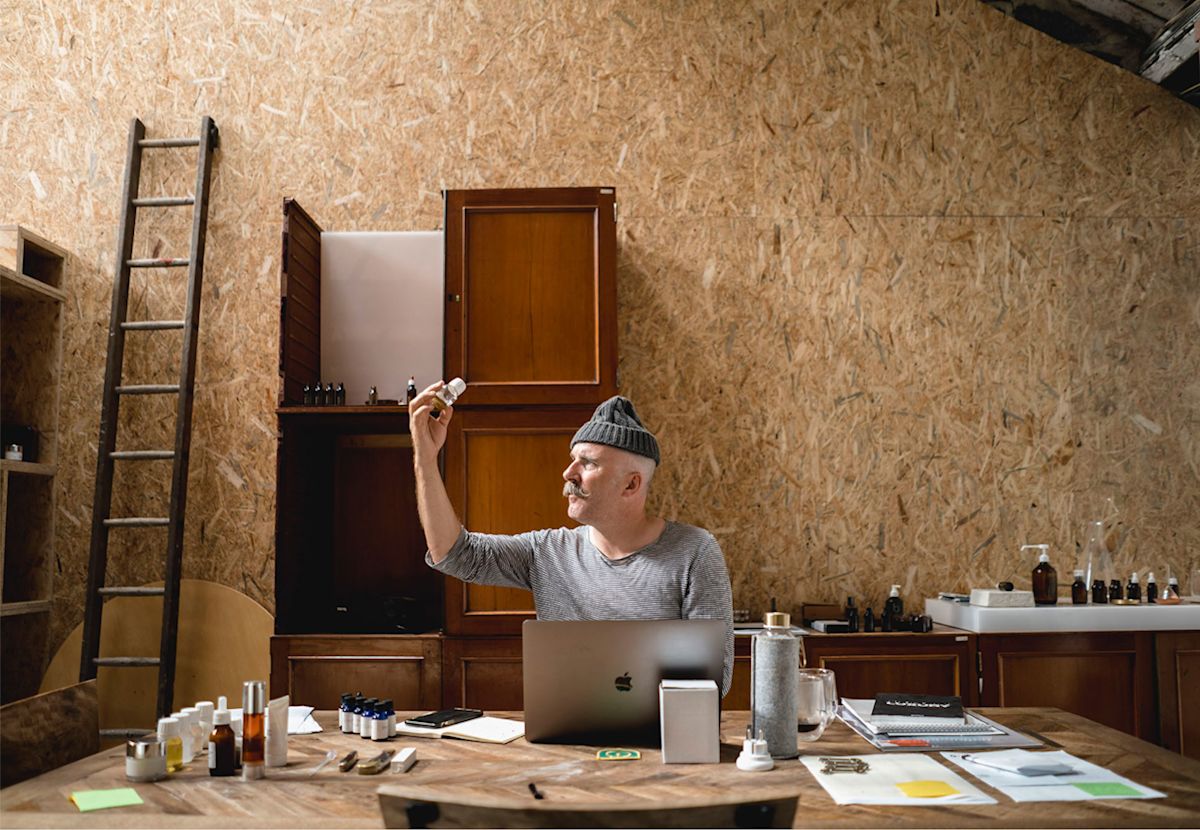 Man working at Haeckels